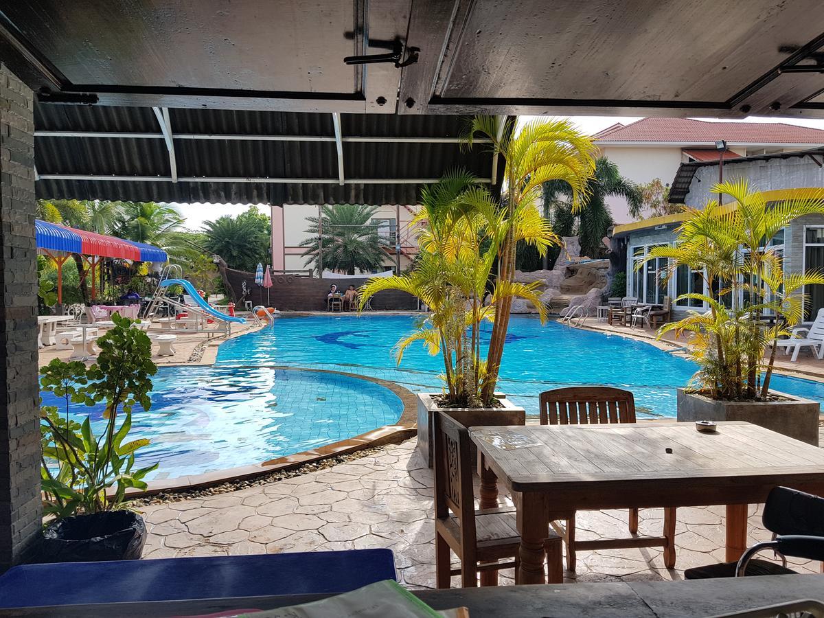 Ruysuk Hotel & Swimming Pool Udon Thani Zewnętrze zdjęcie
